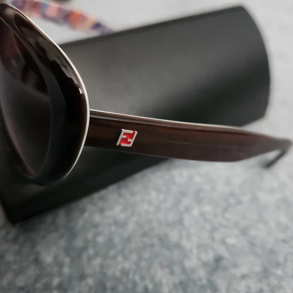 Fendi Brown Sunglasses With Multicolor Logo - Picture 4 of 9